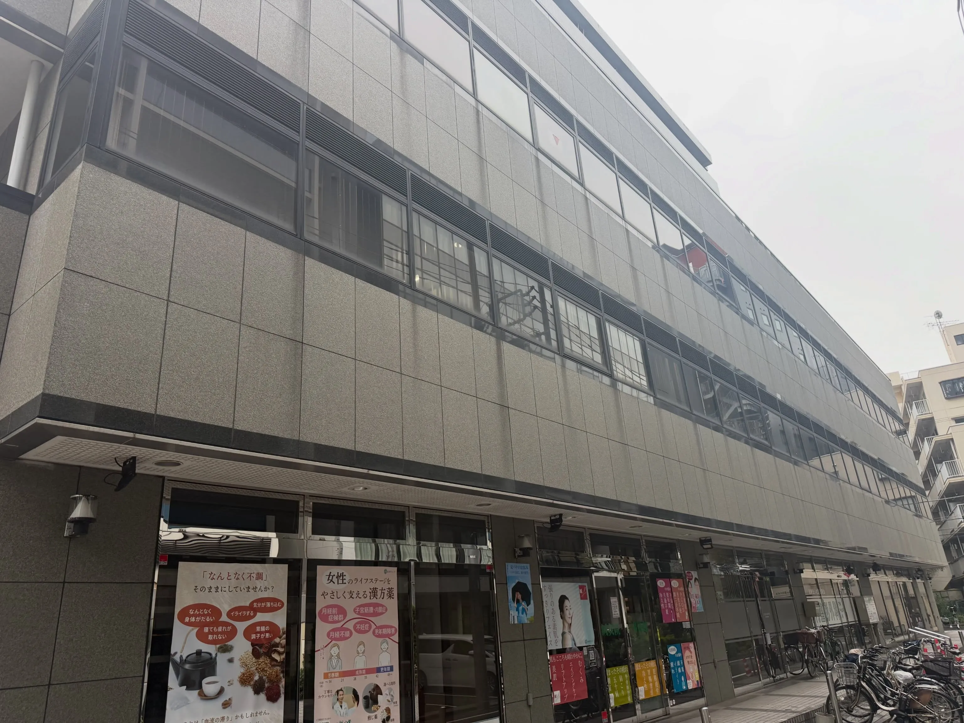 【高所作業車 シーリング打ち替え工事🚚】
